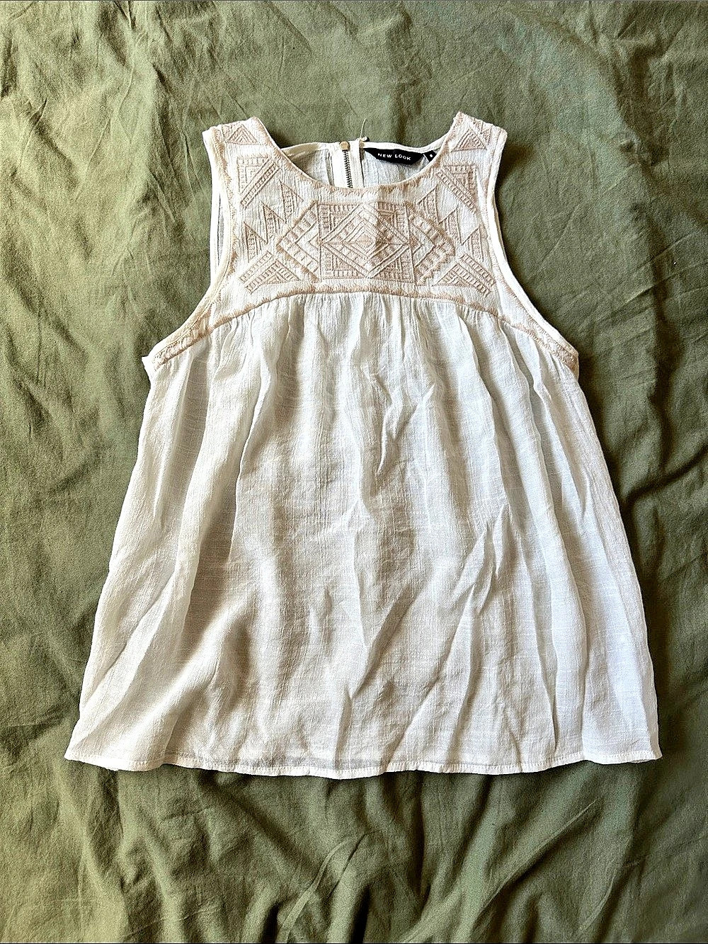 New Look Geometric Sleeveless Top in White Like New